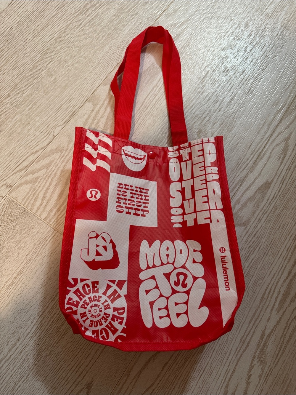 😍FREE With Purchase - Lululemon Red Graphic Tote Bag